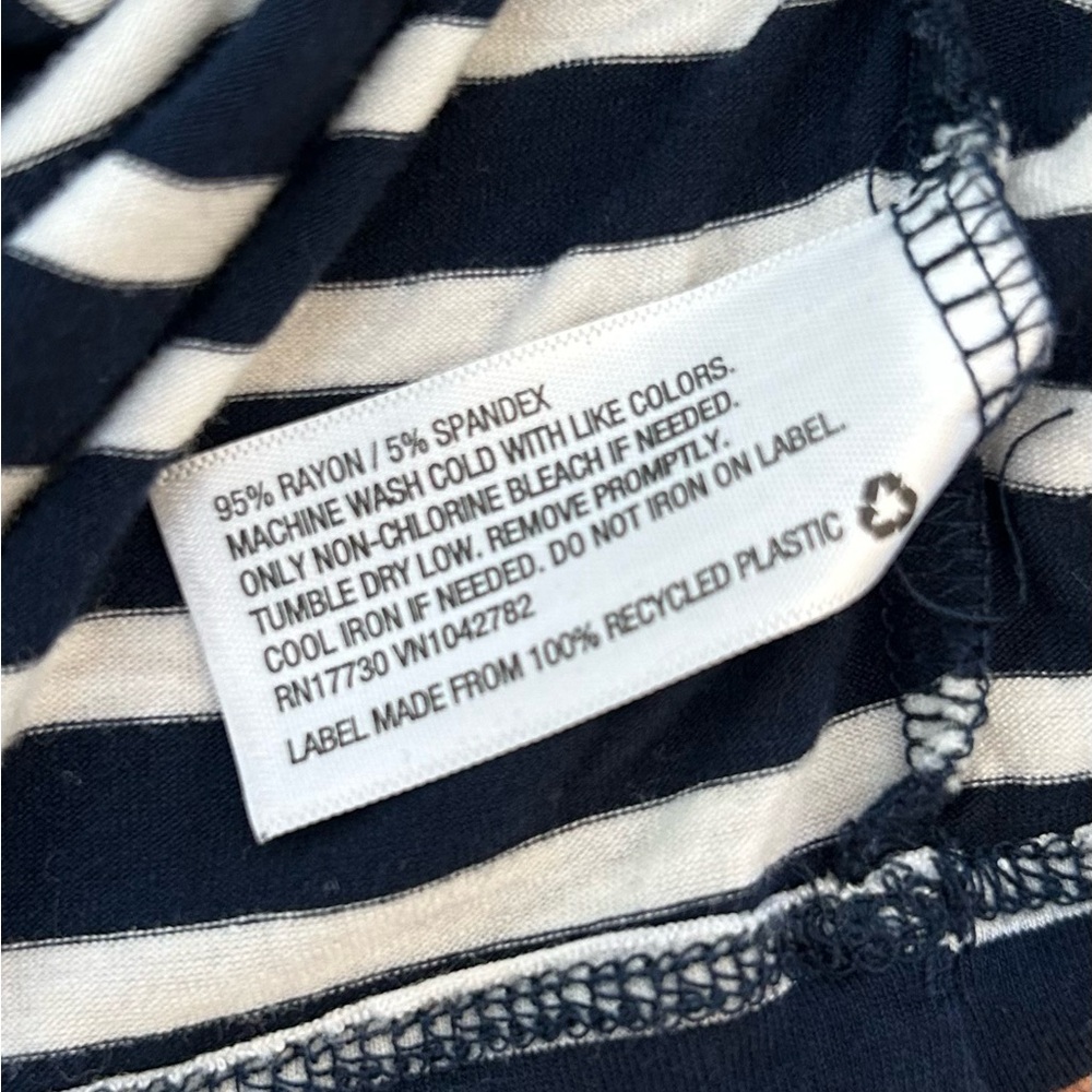Liz Lange Navy and White Striped Cap Sleeve Maternity Top size XS EUC - Picture 9 of 9